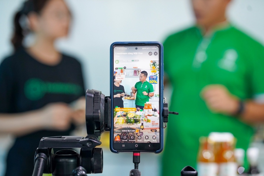 Cách Xem Lại Livestream Trên Shopee - Bí Quyết Không Bỏ Lỡ Ưu Đãi Hấp Dẫn!